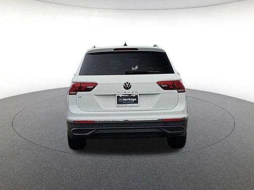 Pure White 2024 Volkswagen Tiguan 2.0T SE