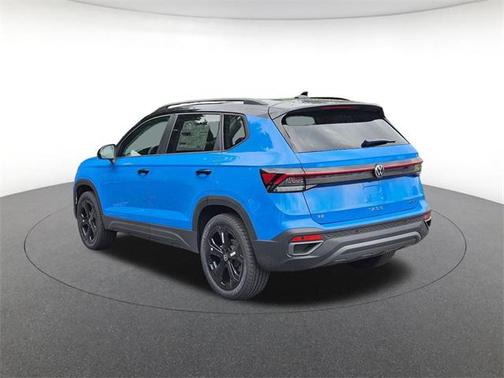 2025 Volkswagen Taos 1.5T SE Black