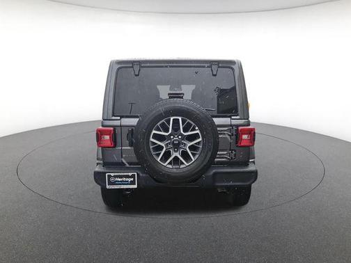 2025 Jeep Wrangler 4-Door Sahara 4x4