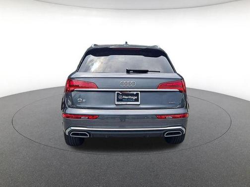 Daytona Gray Pearl Effect 2023 Audi Q5 45 S line Premium