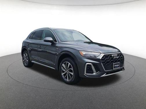 Daytona Gray Pearl Effect 2023 Audi Q5 45 S line Premium