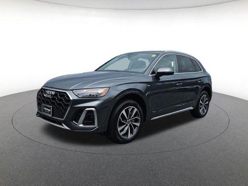 Daytona Gray Pearl Effect 2023 Audi Q5 45 S line Premium