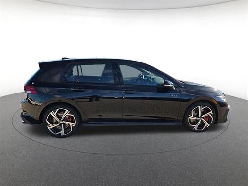 2026 Volkswagen Golf GTI 2.0T SE DSG