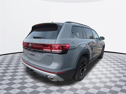 2025 Volkswagen Atlas 2.0T SE w/Technology 4MOTION