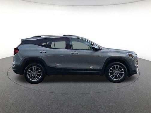 Sterling Metallic 2024 GMC Terrain SLT