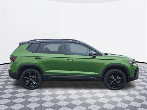 2025 Volkswagen Taos 1.5T SE Black
