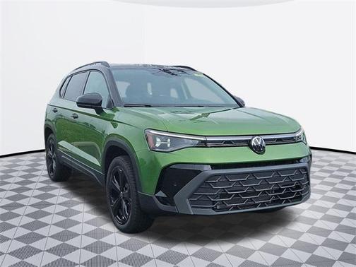 2025 Volkswagen Taos 1.5T SE Black