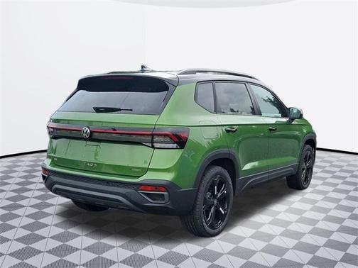 2025 Volkswagen Taos 1.5T SE Black