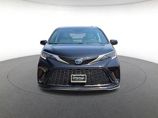 Midnight Black Metallic 2022 Toyota Sienna XSE 7 Passenger