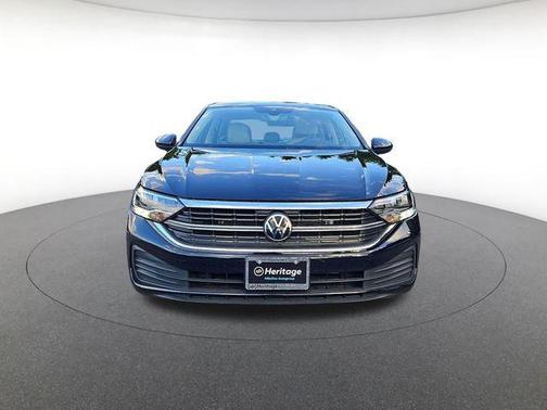 Deep Black Pearl 2023 Volkswagen Jetta 1.5T SE