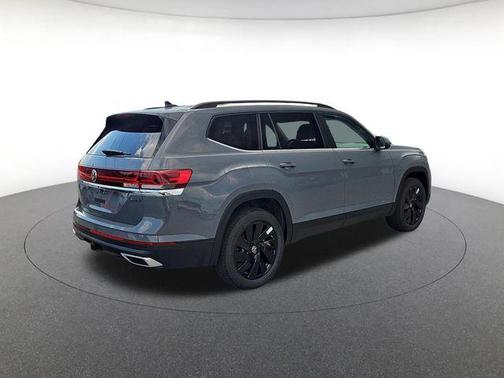 Pure Gray 2026 Volkswagen Atlas 2.0T SE w/Technology 4MOTION