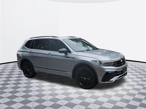 2022 Volkswagen Tiguan 2.0T SE R-Line Black 4MOTION