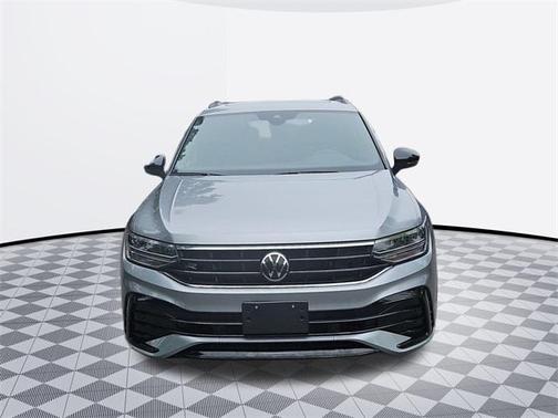2022 Volkswagen Tiguan 2.0T SE R-Line Black 4MOTION