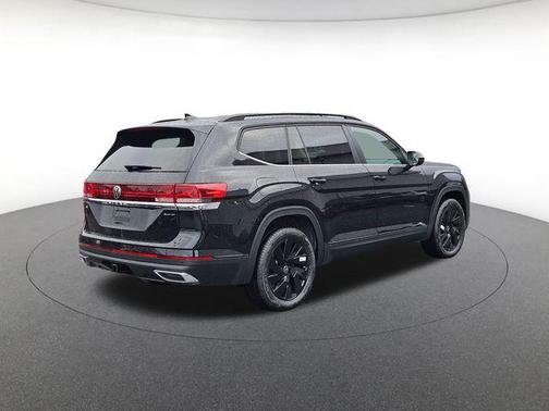 Deep Black 2026 Volkswagen Atlas 2.0T SE w/Technology 4MOTION