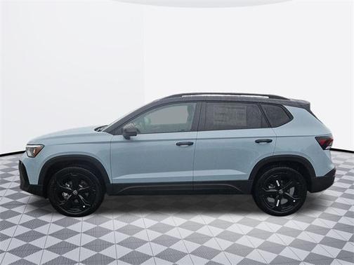 2025 Volkswagen Taos 1.5T SE Black