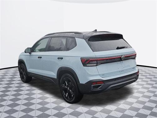 2025 Volkswagen Taos 1.5T SE Black