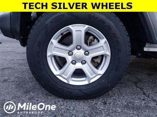 Bright White Clearcoat 2018 Jeep Wrangler Unlimited Sport