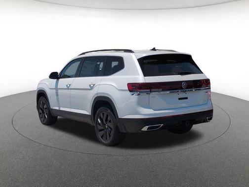 Opal White 2026 Volkswagen Atlas 2.0T SE w/Technology 4MOTION
