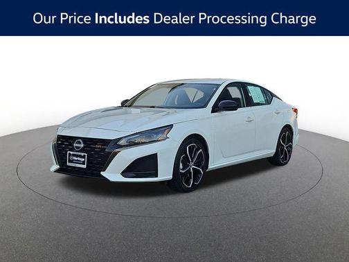 Glacier White 2024 Nissan Altima SR FWD