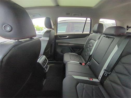 2025 Volkswagen Atlas 2.0T Peak Edition