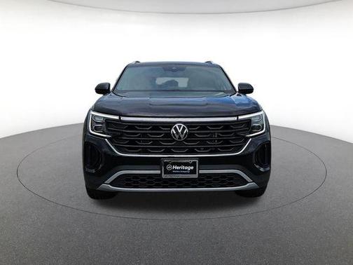 Deep Black 2024 Volkswagen Atlas Cross Sport 2.0T SE w/Technology 4MOTION