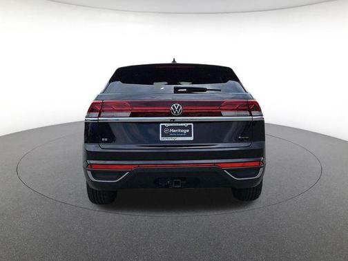 Deep Black 2024 Volkswagen Atlas Cross Sport 2.0T SE w/Technology 4MOTION