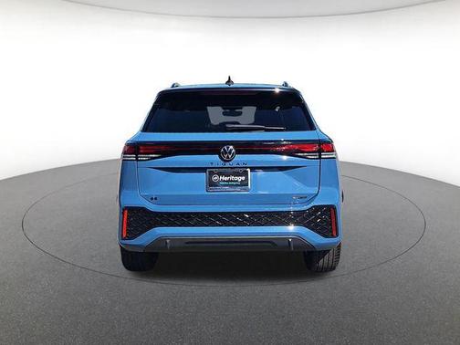 Monterey Blue Pearl w/Deep Black Roof 2025 Volkswagen Tiguan 2.0T SE R-Line Black 4MOTION