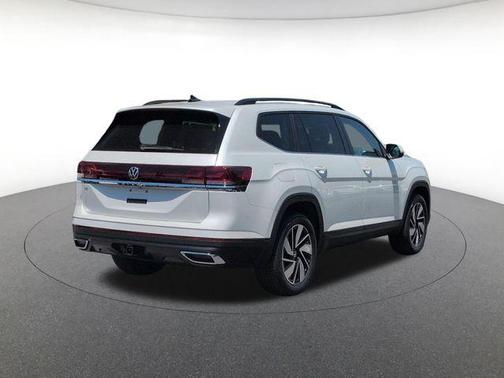 Opal White 2026 Volkswagen Atlas 2.0T SE w/Technology