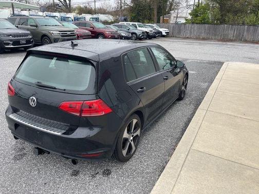 2015 Volkswagen Golf GTI 2.0T SE 4-Door