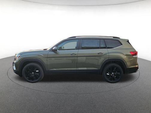 Avocado Green Pearl 2026 Volkswagen Atlas 2.0T SE w/Technology 4MOTION