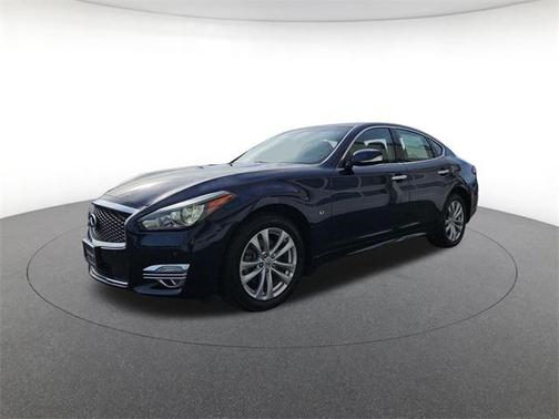 2019 INFINITI Q70 3.7X LUXE