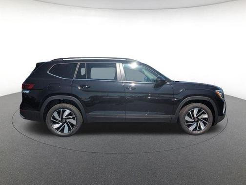 Deep Black 2026 Volkswagen Atlas 2.0T SE w/Technology 4MOTION