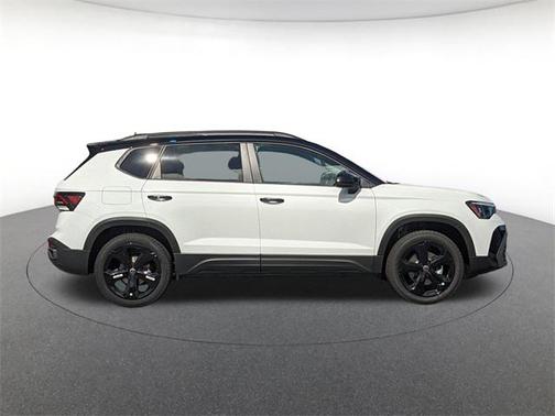 2025 Volkswagen Taos 1.5T SE Black