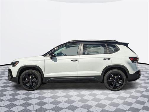 2025 Volkswagen Taos 1.5T SE Black