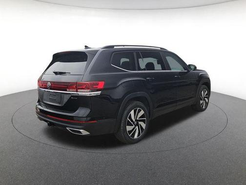 Deep Black 2026 Volkswagen Atlas 2.0T SE w/Technology 4MOTION