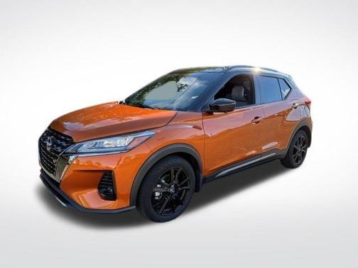2022 Nissan Kicks SR