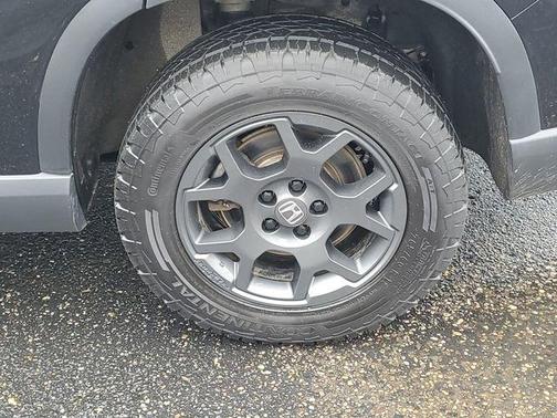 Crystal Black Pearl 2025 Honda Pilot TrailSport