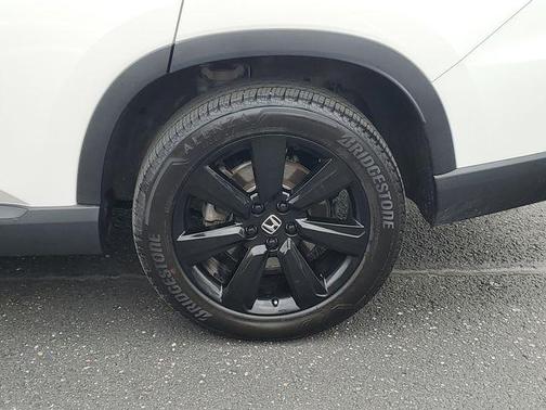 Platinum White Pearl 2025 Honda Pilot Black Edition