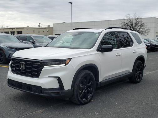 Platinum White Pearl 2025 Honda Pilot Black Edition