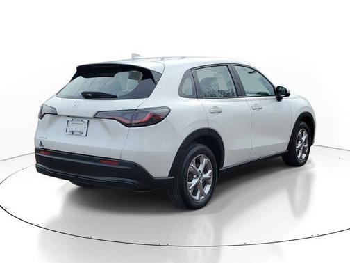 Platinum White Pearl 2023 Honda HR-V LX