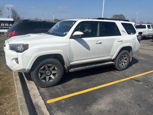 Super White 2019 Toyota 4Runner TRD Off Road