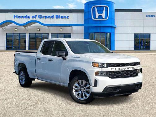 Summit White 2019 Chevrolet Silverado 1500 Custom