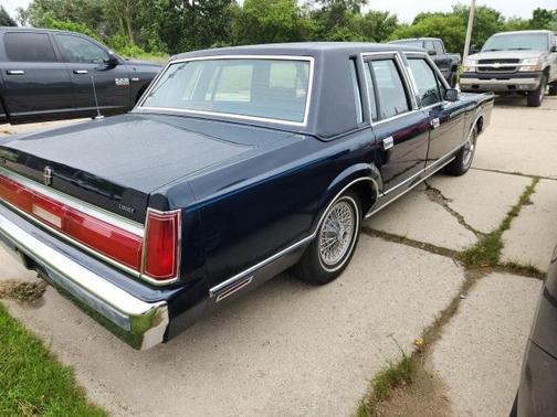 1986 Lincoln Town Car Signature