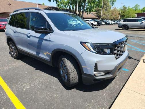 Sonic Gray Pearl 2024 Honda Passport TrailSport