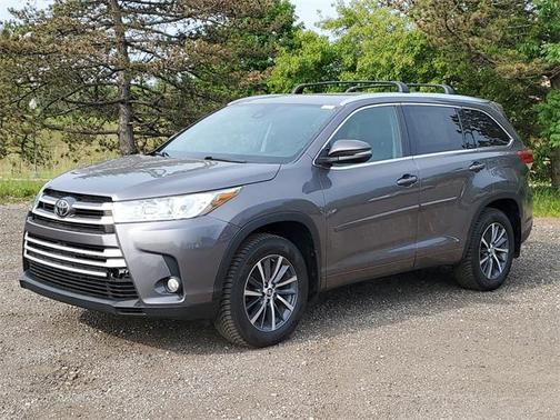 2017 Toyota Highlander SE