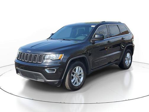 Diamond Black Crystal Pearlcoat 2017 Jeep Grand Cherokee Laredo