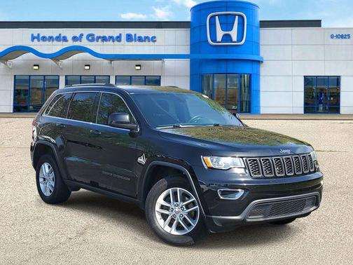 Diamond Black Crystal Pearlcoat 2017 Jeep Grand Cherokee Laredo