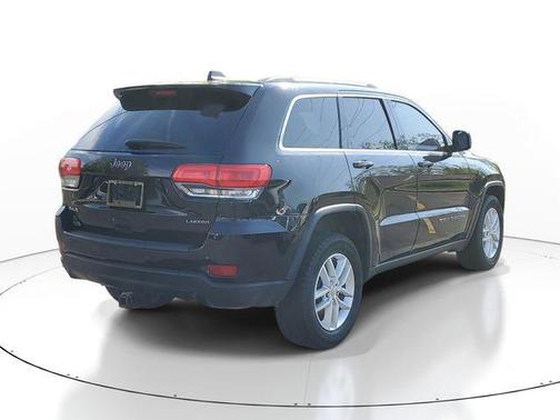 Diamond Black Crystal Pearlcoat 2017 Jeep Grand Cherokee Laredo