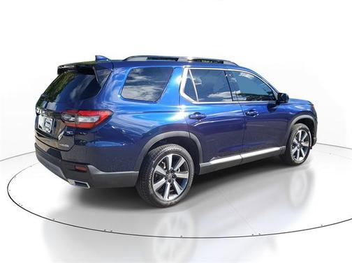 2025 Honda Pilot Touring 8-Passenger