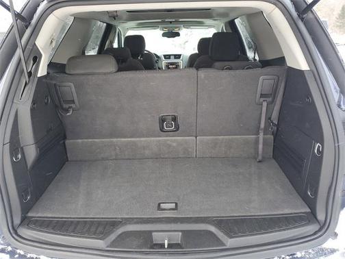 2013 GMC Acadia SLE-2